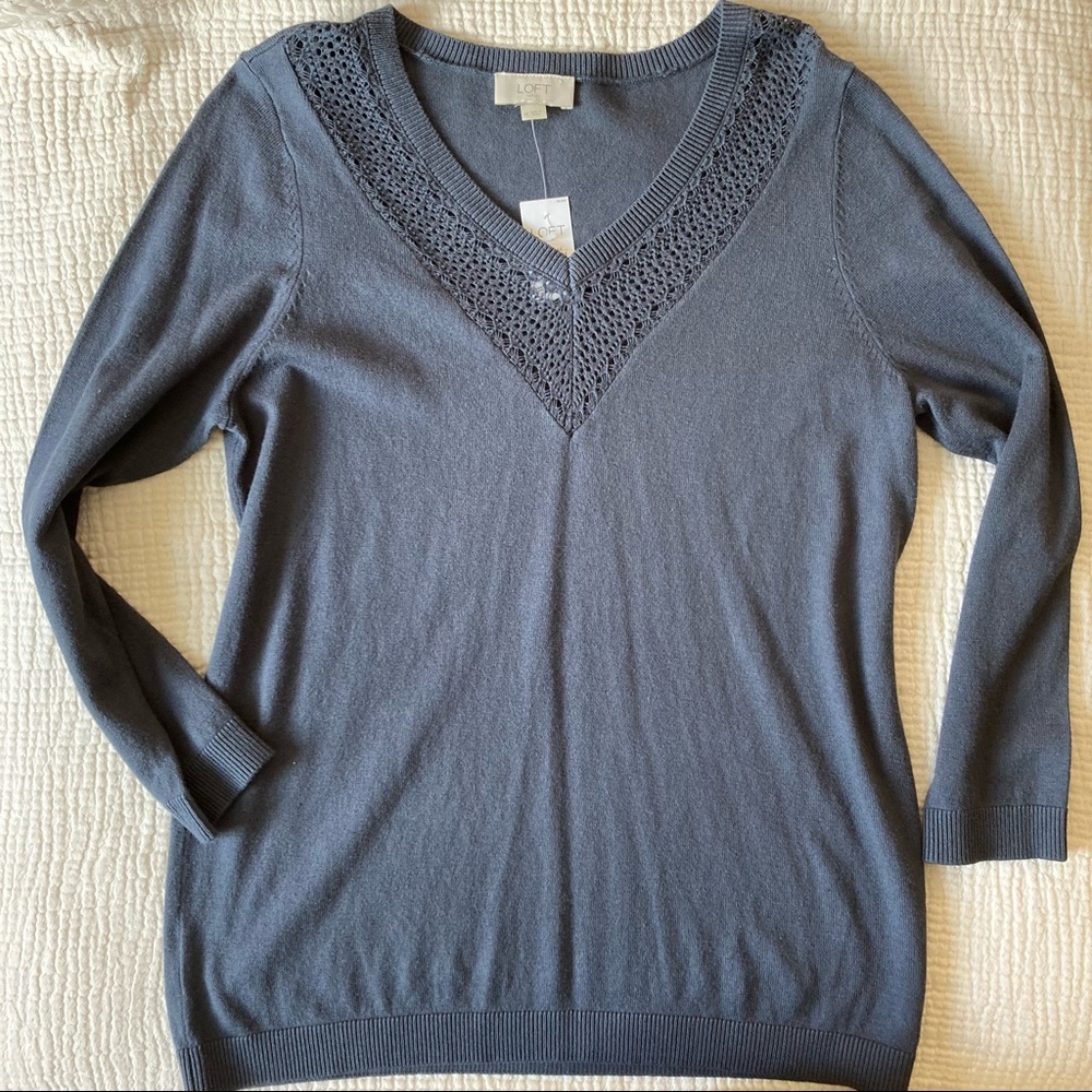 LOFT OUTLET V-neck sweater, size medium.